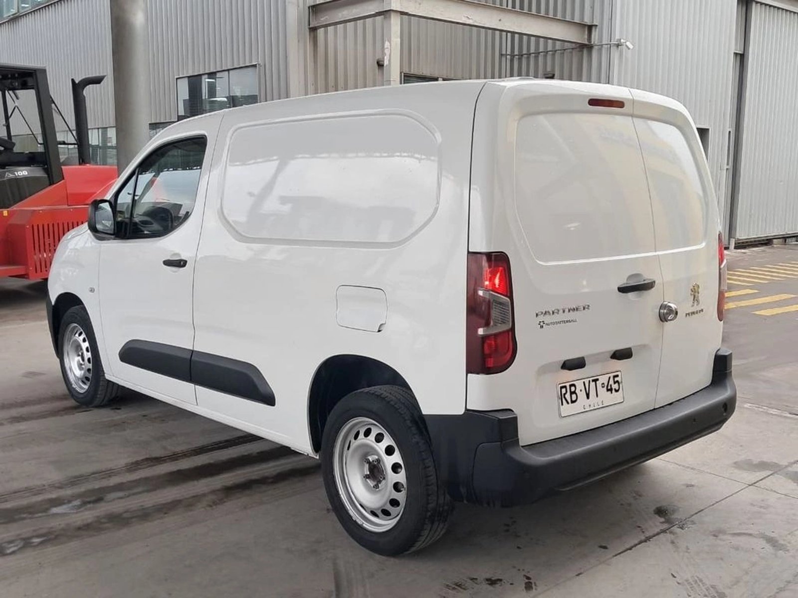 Peugeot PARTNER L1 1.6 HDI 4X2 MT 2021 - Imagen 9 de 18