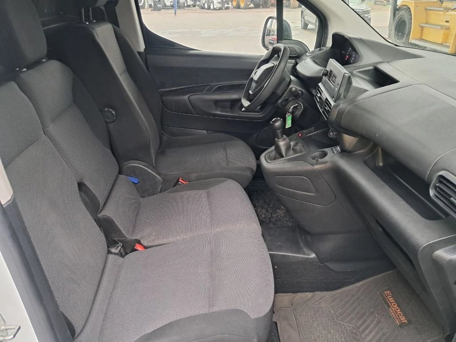 Peugeot PARTNER L1 1.6 HDI 4X2 MT 2021 - Imagen 13 de 18