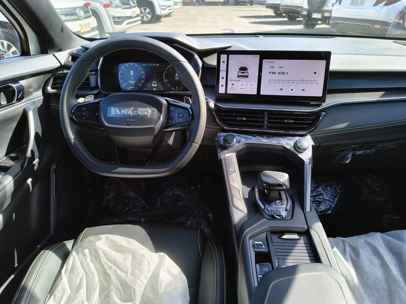 Lynk & Co 06 1.5 Gasolina 4x2 T/A PRO 2027 - Imagen 19 de 20