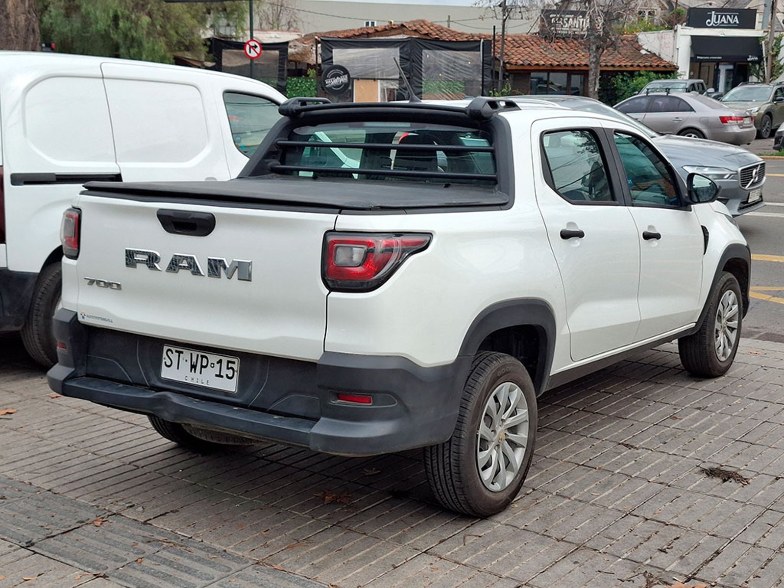RAM 700 700 1.4 MT DC SLT 2023 - Imagen 6 de 19