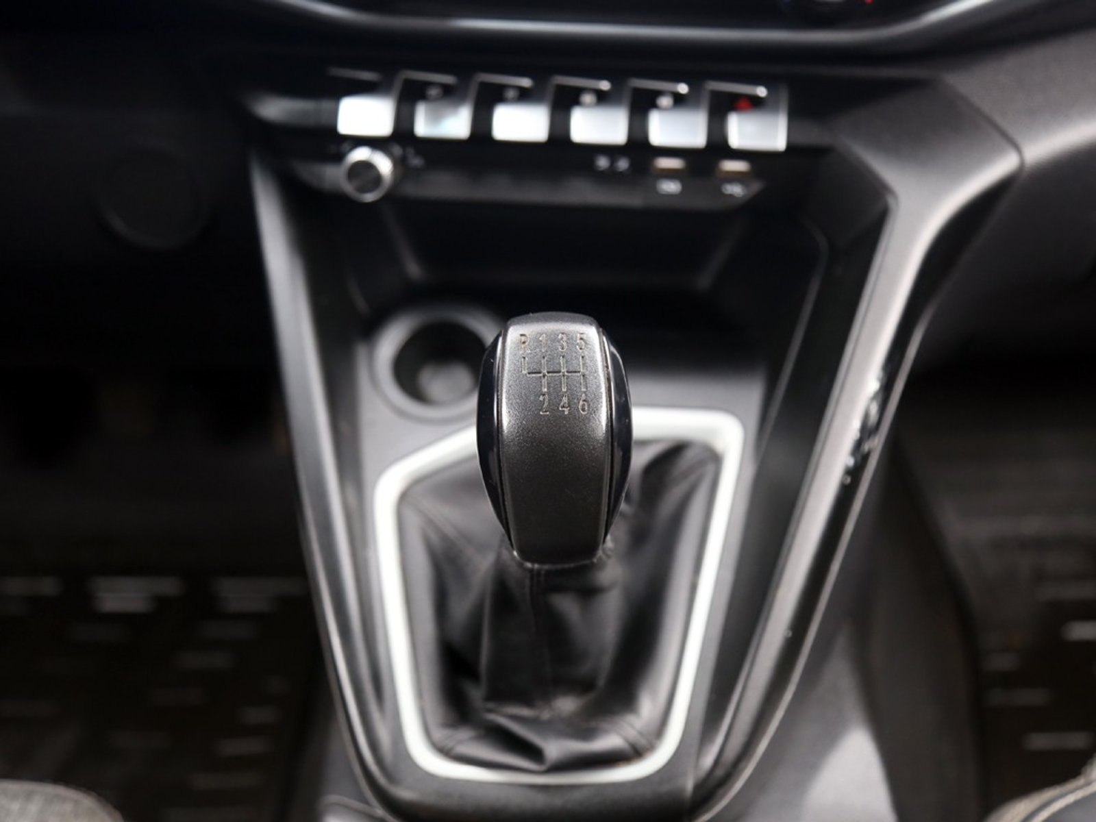 PEUGEOT LANDTREK 1.9 HDI 150 2023 - Imagen 16 de 20