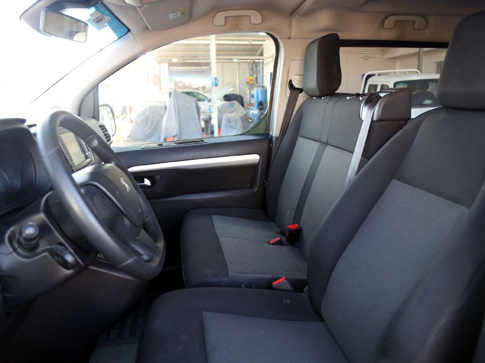 Peugeot TRAVELLER L3 BLUE HDI 180 2.0 2022 - Imagen 17 de 20