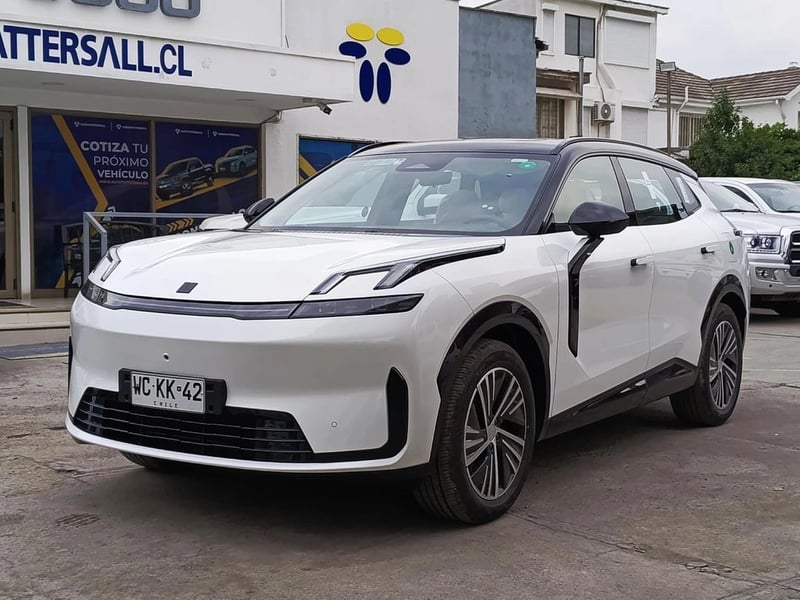Lynk & Co 08 PHEV PRO 2027