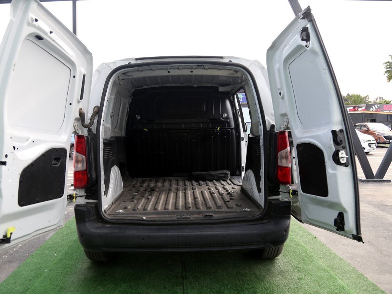 Peugeot PARTNER 1.5 L1 BLUEHDI 2024 - Imagen 19 de 20