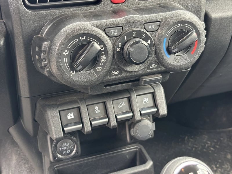 Suzuki JIMNY 1.5 GL WINCHE MT 4X4 2025 - Imagen 19 de 20