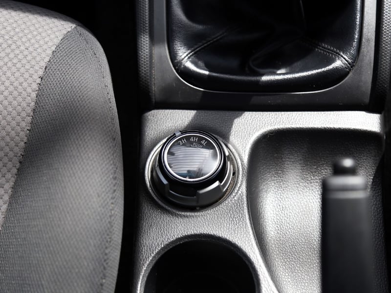 Mitsubishi L200 KATANA 2.4 4x4 MT 2023 - Imagen 18 de 20