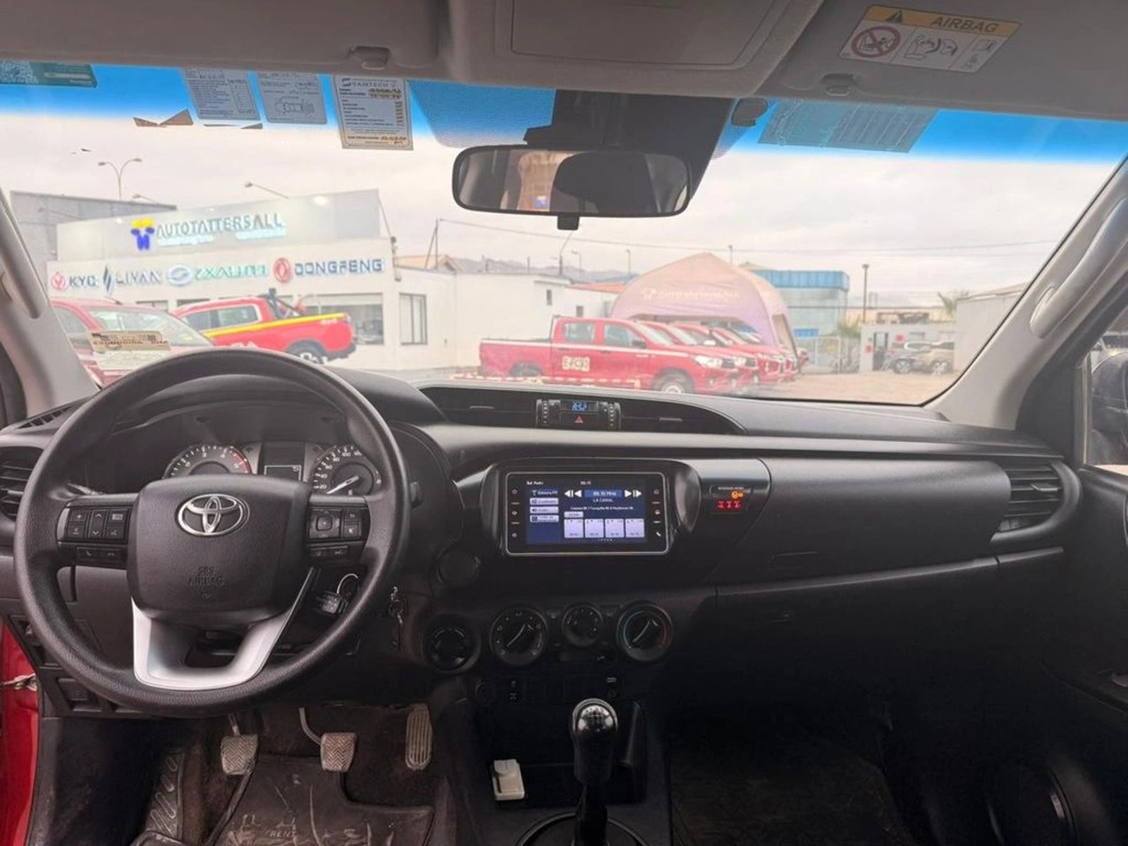 TOYOTA HILUX TSS 2.4 Diesel 4X4 T/M 2021 - Imagen 12 de 14