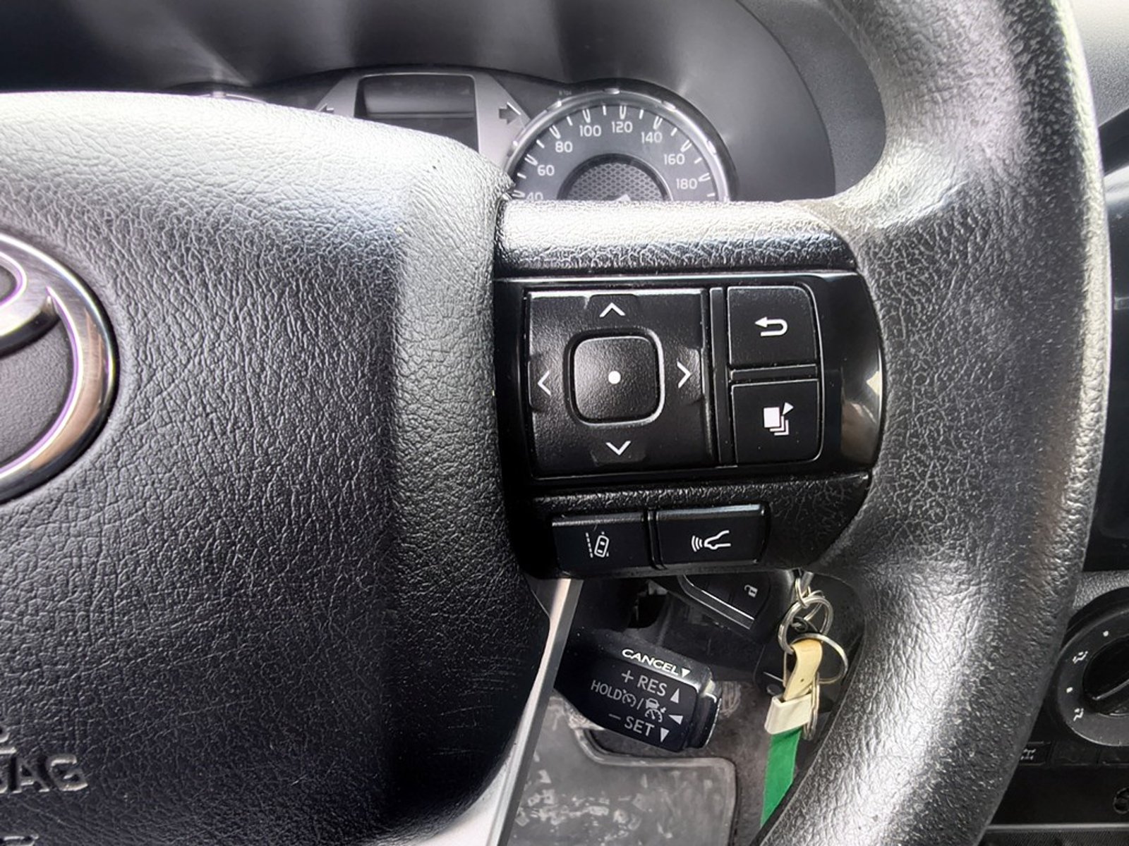 TOYOTA HILUX HILUX TSS 2.4 Diesel 4X4 T/M 2022 - Imagen 16 de 20