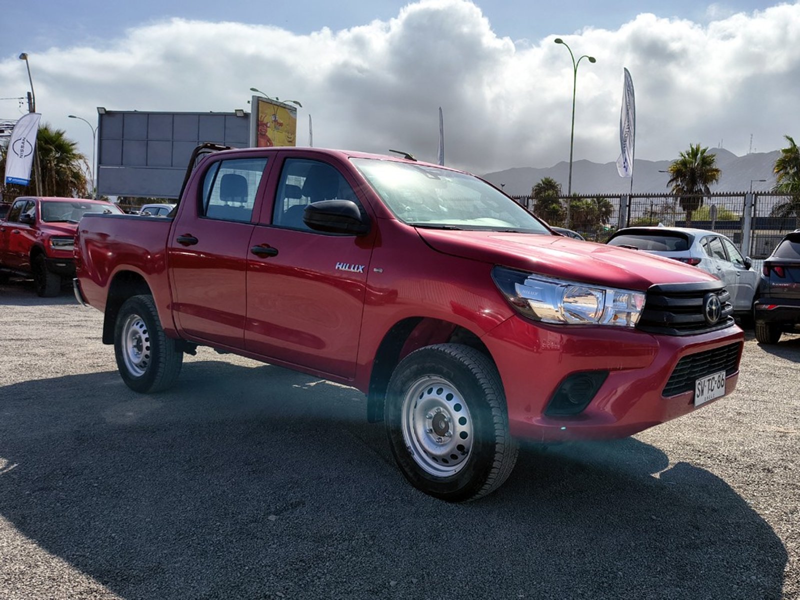 TOYOTA HILUX 2.4 DX 4X2 DIESEL MT 2023 - Imagen 3 de 18