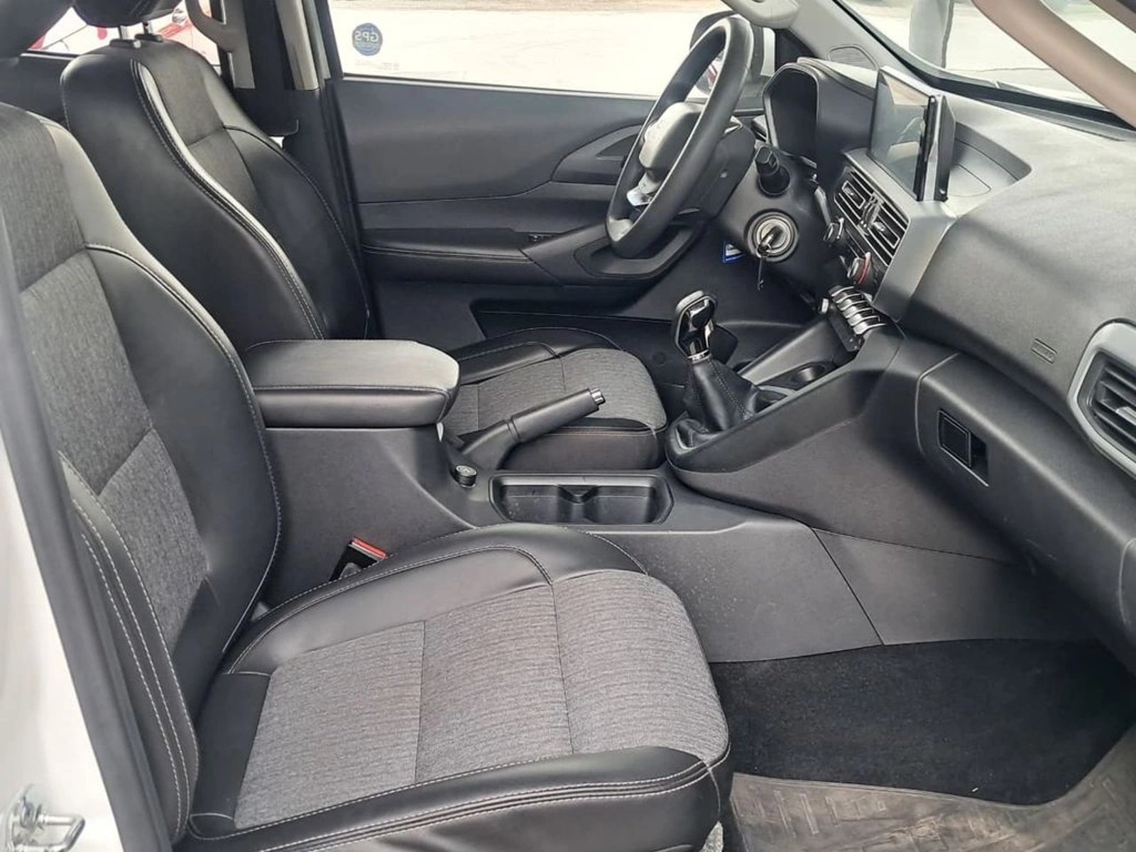 Peugeot LANDTREK ACTIVE 4X2 MT 1.9 2023 - Imagen 14 de 20