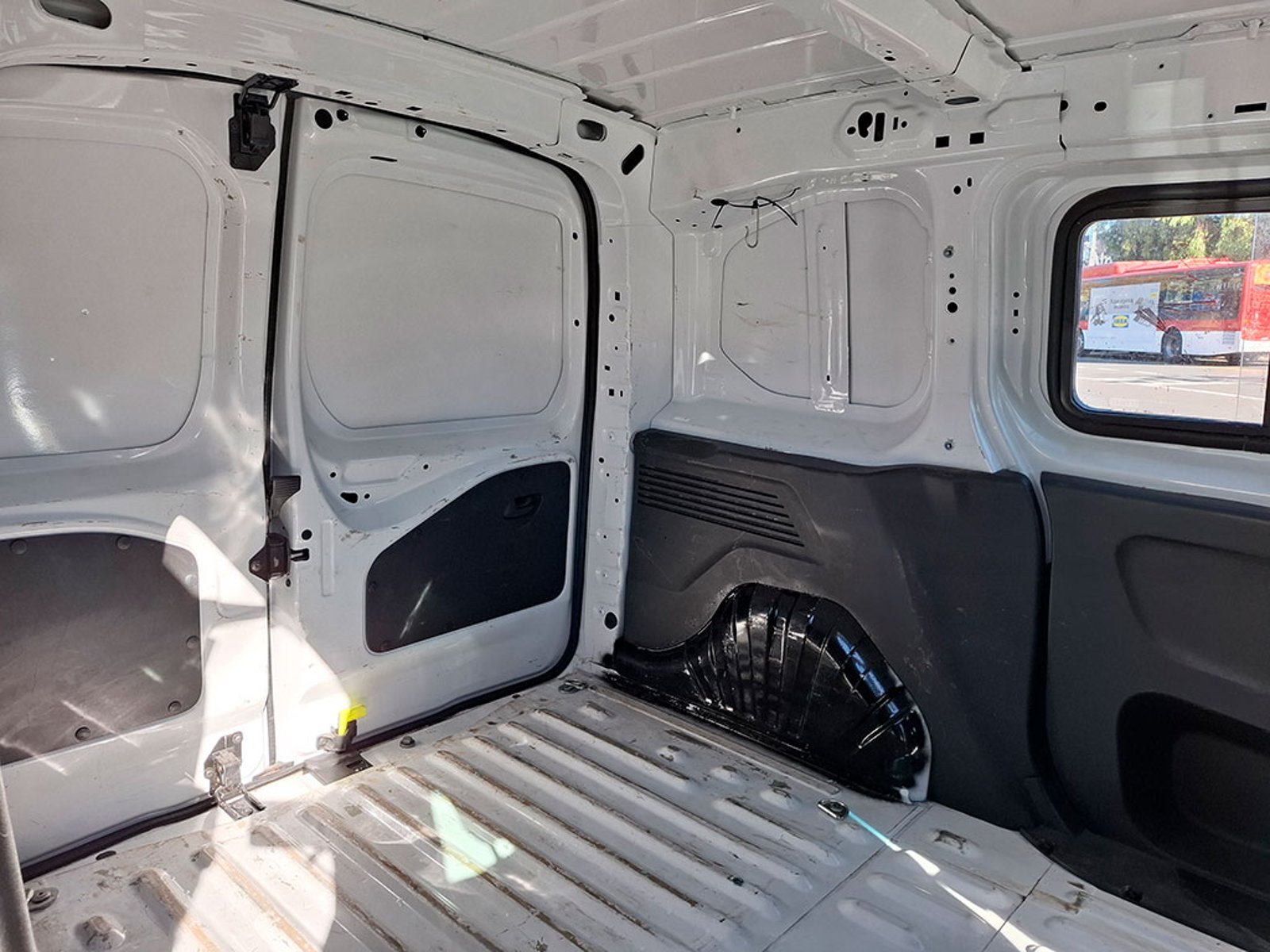 OPEL COMBO 1.5 MT 2023 - Imagen 18 de 18