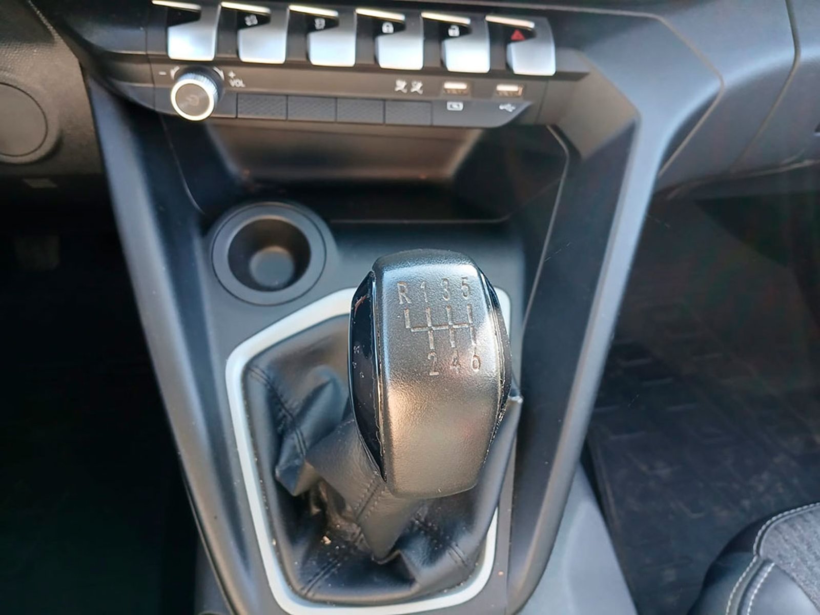 Peugeot LANDTREK Landtrek Active HDI 4X2 MT 2023 - Imagen 15 de 19