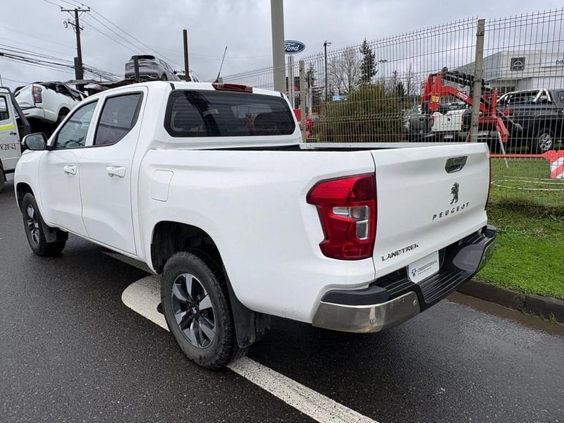 Peugeot LANDTREK 1.9 4X4 MT 2023 - Imagen 5 de 11