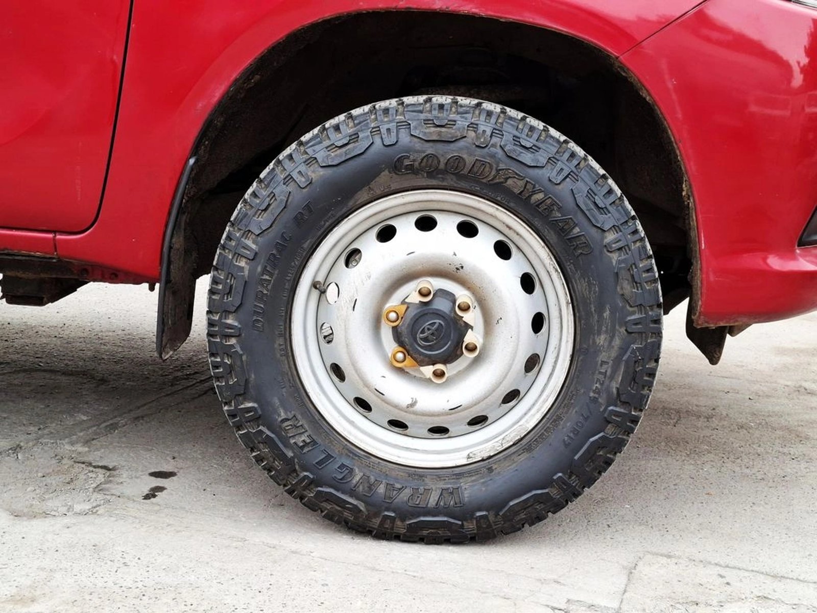 TOYOTA HILUX 2.4 2022 - Imagen 6 de 20