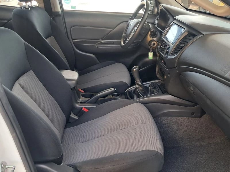 Mitsubishi L200 KATANA 2.4 CR MT 4X2 2021 - Imagen 16 de 20