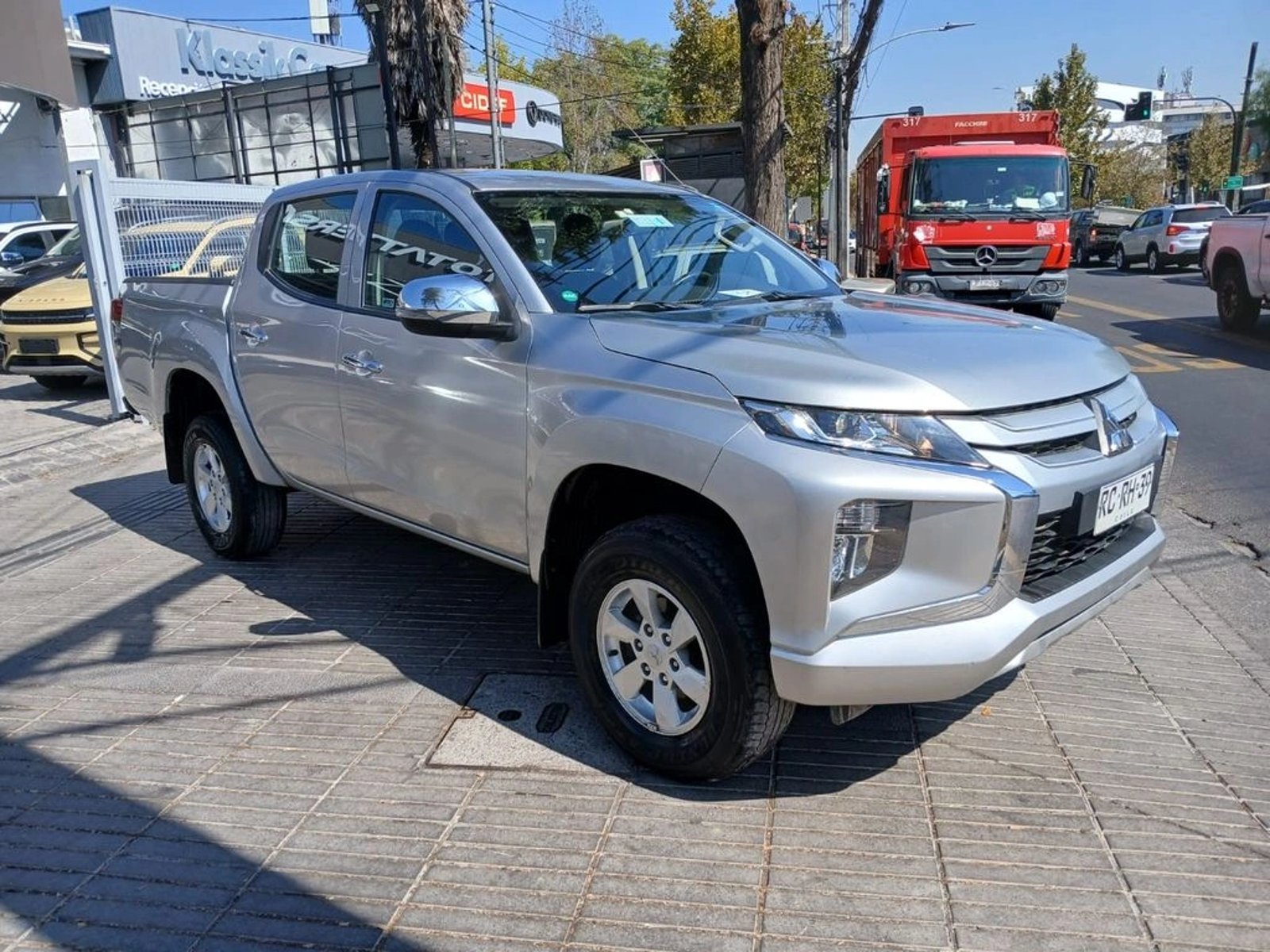 Mitsubishi L200 L200 KATANA CRT 4X4 2.4 2021 - Foto 4 de 19