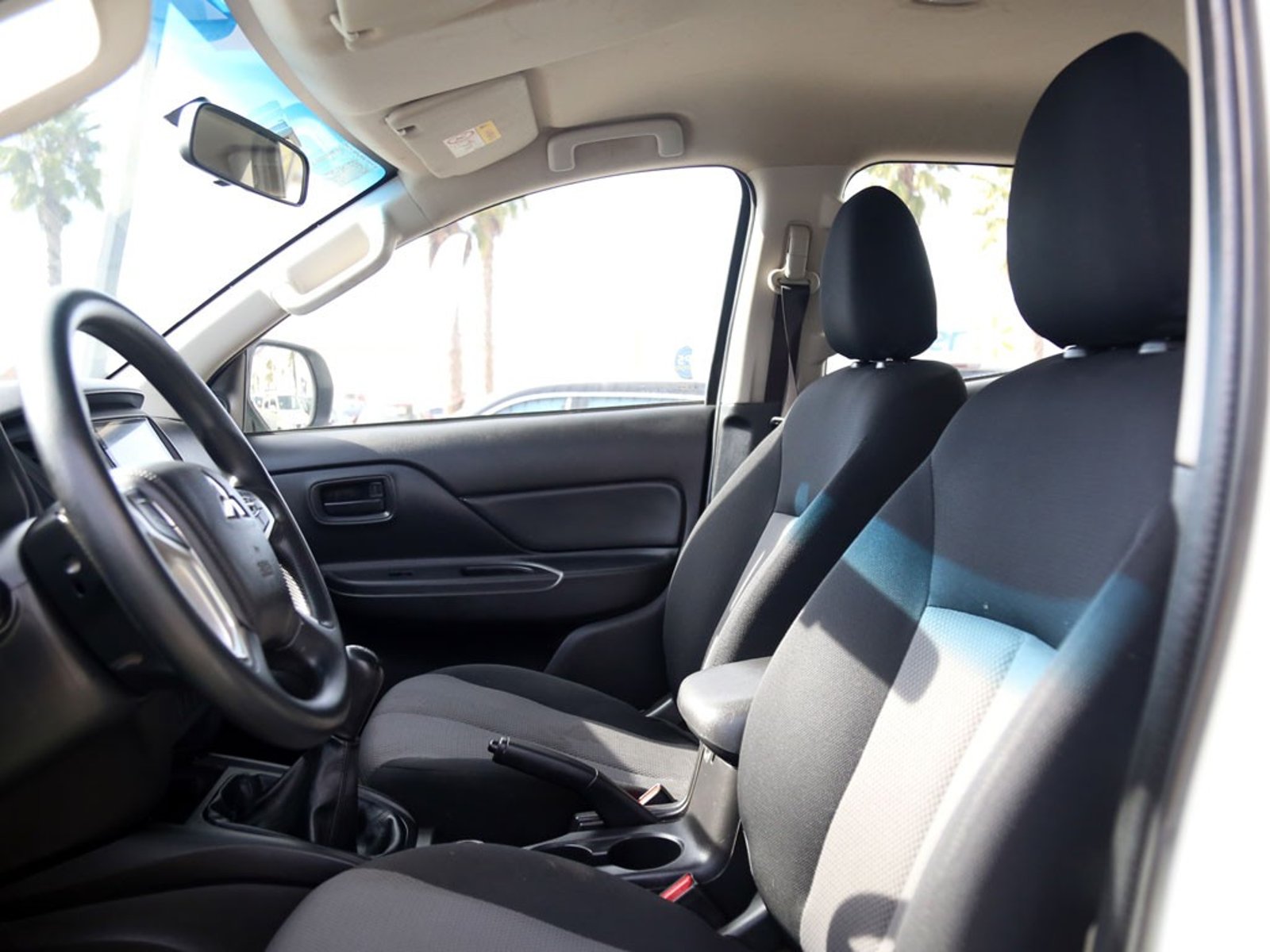 MITSUBISHI L200 KATANA 2.4 MT 4X4 DIESEL 2023 - Imagen 12 de 20