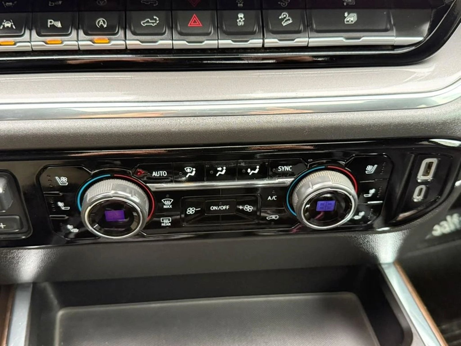 Chevrolet SILVERADO High Country 4X4 3.0 DIESEL AUT 2024 - Imagen 19 de 20