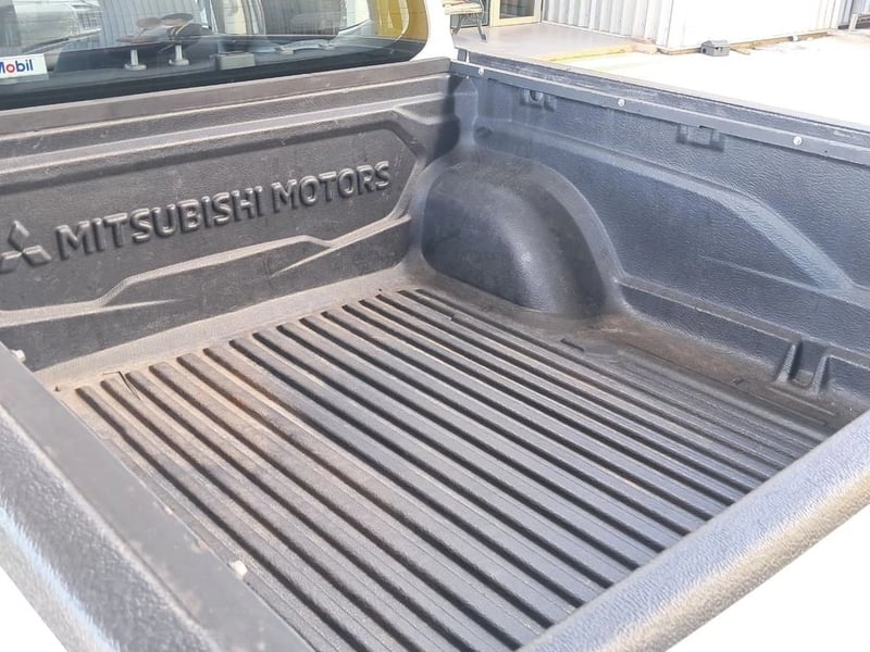 Mitsubishi L200 KATANA 2.4 CR MT 4X2 2021 - Imagen 8 de 20