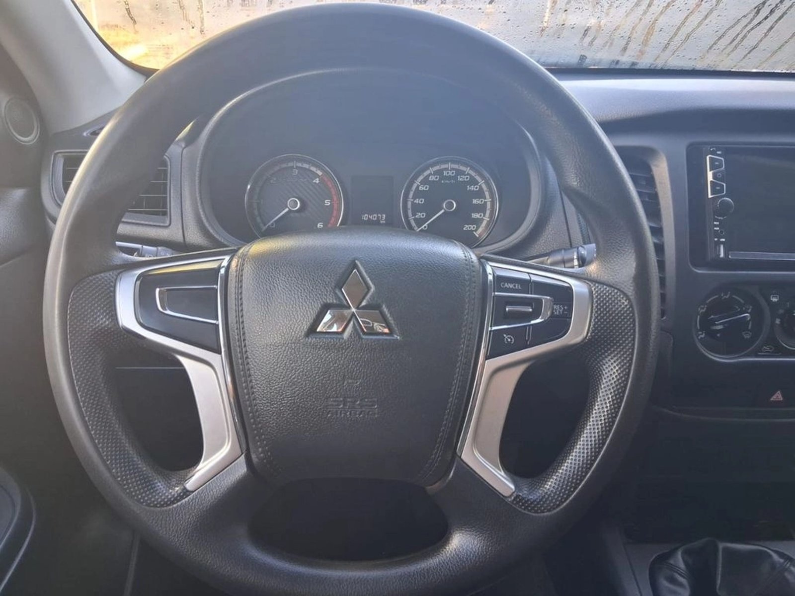 MITSUBISHI L200 KATANA CR 2.4 DC 4x2 2022 - Imagen 8 de 12