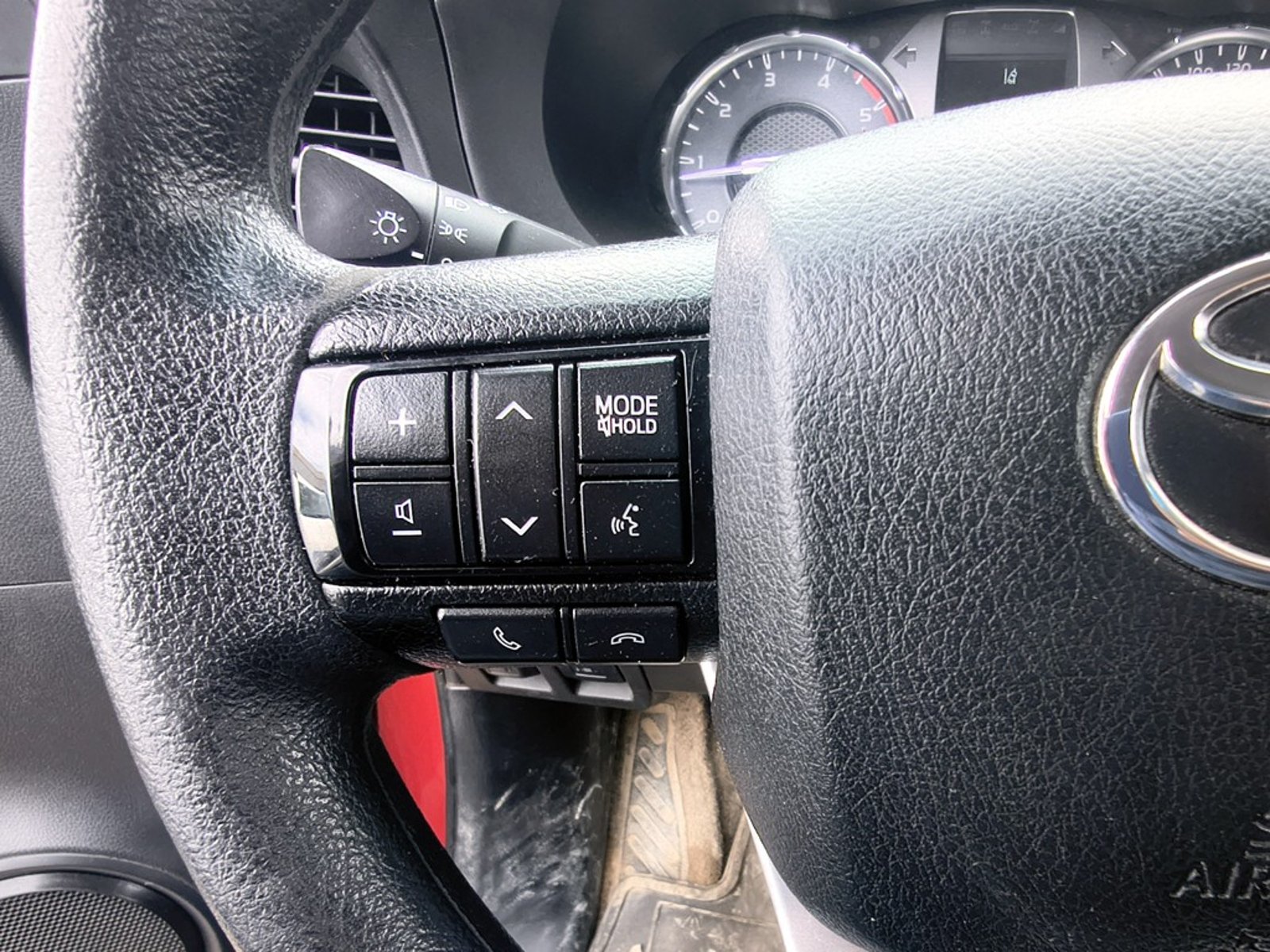 TOYOTA HILUX HILUX TSS 2.4 Diesel 4X2 T/M 2021 - Imagen 15 de 20