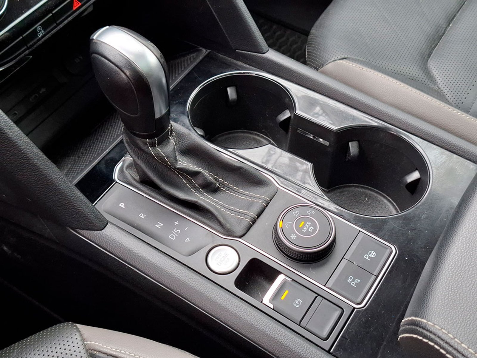 Volkswagen ATLAS 3.6 LIMITED 4X4 7 Pasajeros 2024 - Imagen 17 de 20