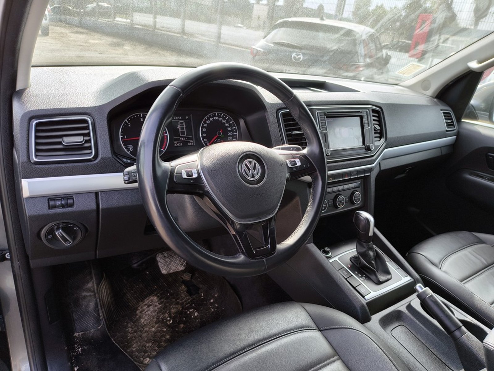 VOLKSWAGEN AMAROK 2.0 Highline AT 4X4 2023 - Imagen 11 de 20