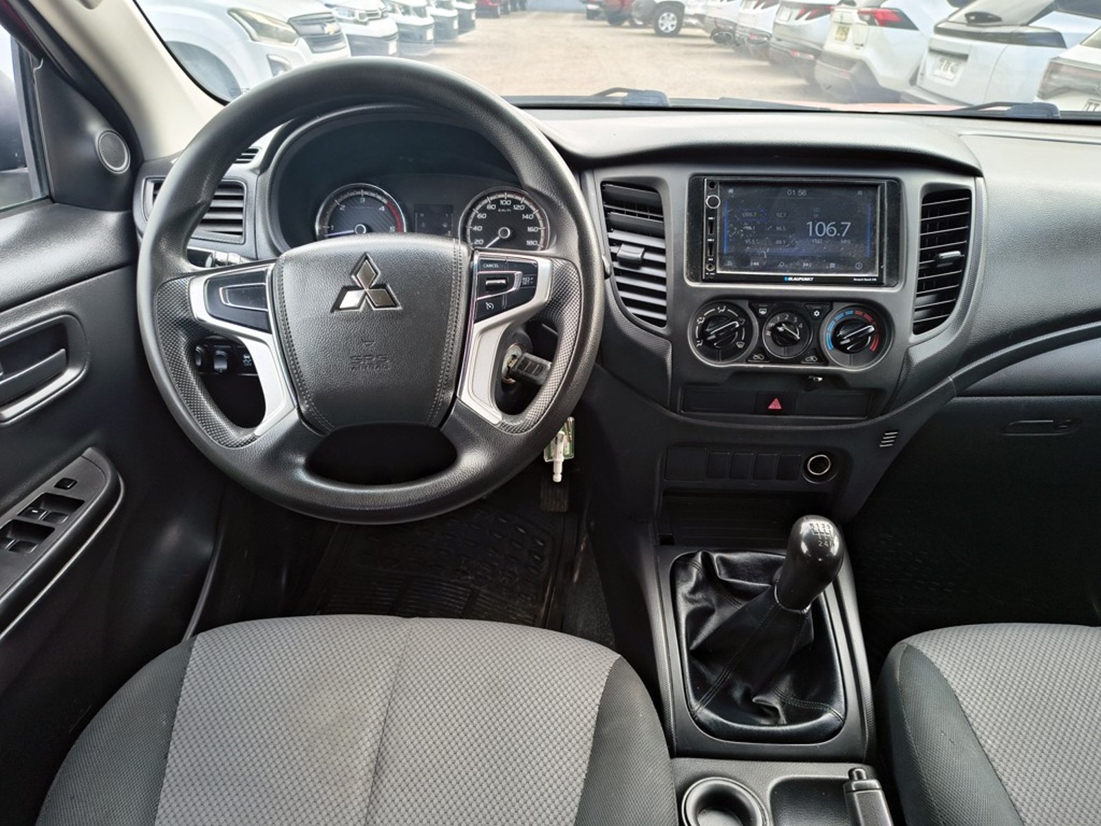 Mitsubishi L200 L200 KATANA 2.4 Diesel 4X2 T/M 2023 - Imagen 12 de 20