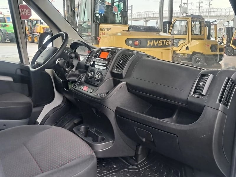 Peugeot BOXER L3 2.2 PICKUP CABINA SIMPLE 2025 - Imagen 15 de 18