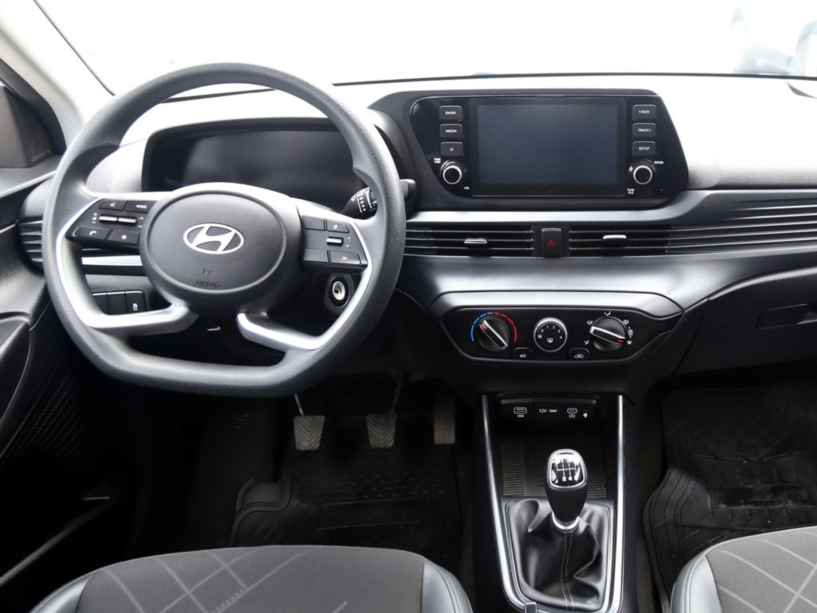 HYUNDAI I20 1.4 BI3 FUNK EDITION MT 2025 - Imagen 10 de 20