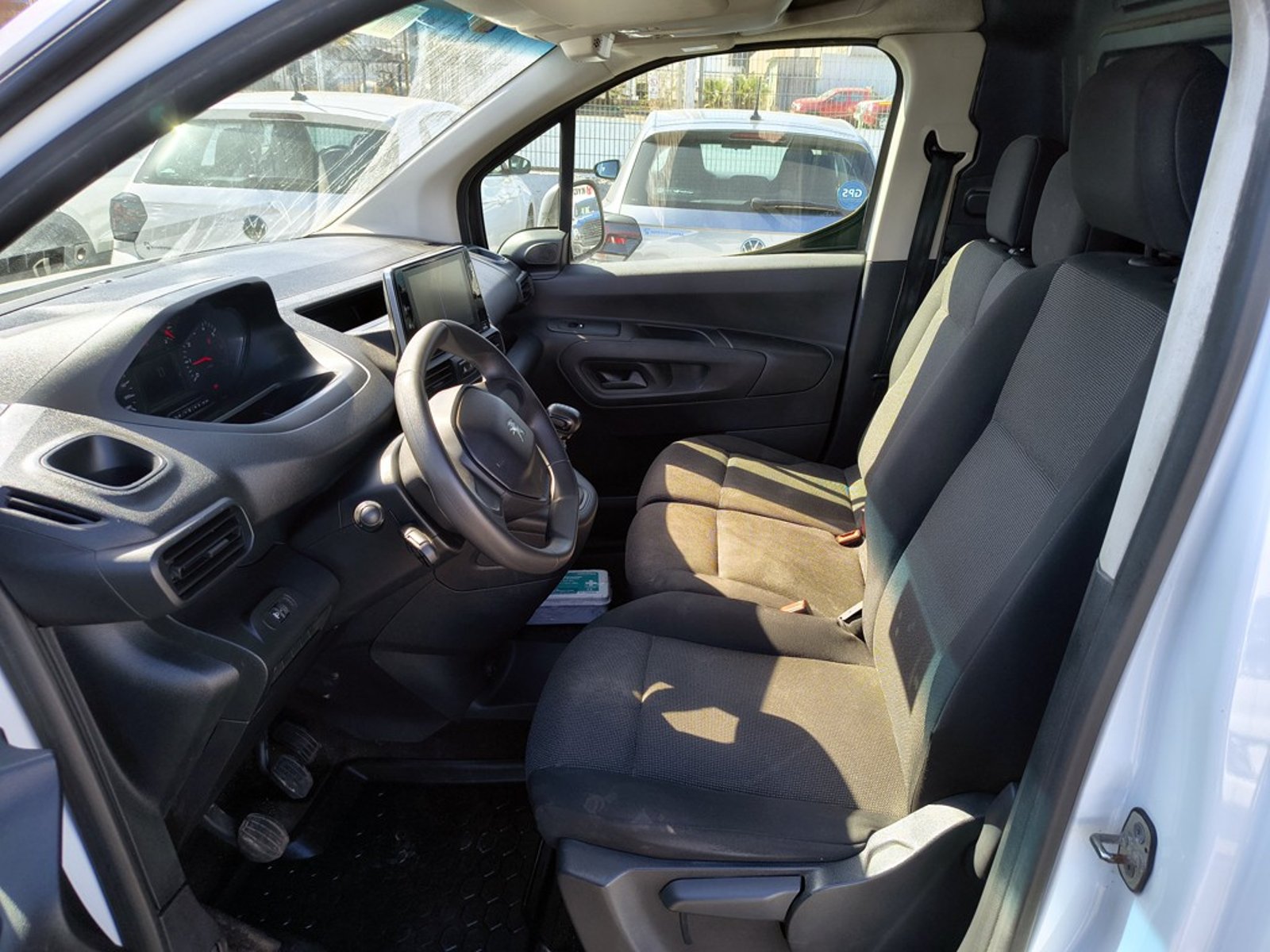Peugeot PARTNER L1 1.5 Diesel 4X2 T/M 2024 - Imagen 10 de 17
