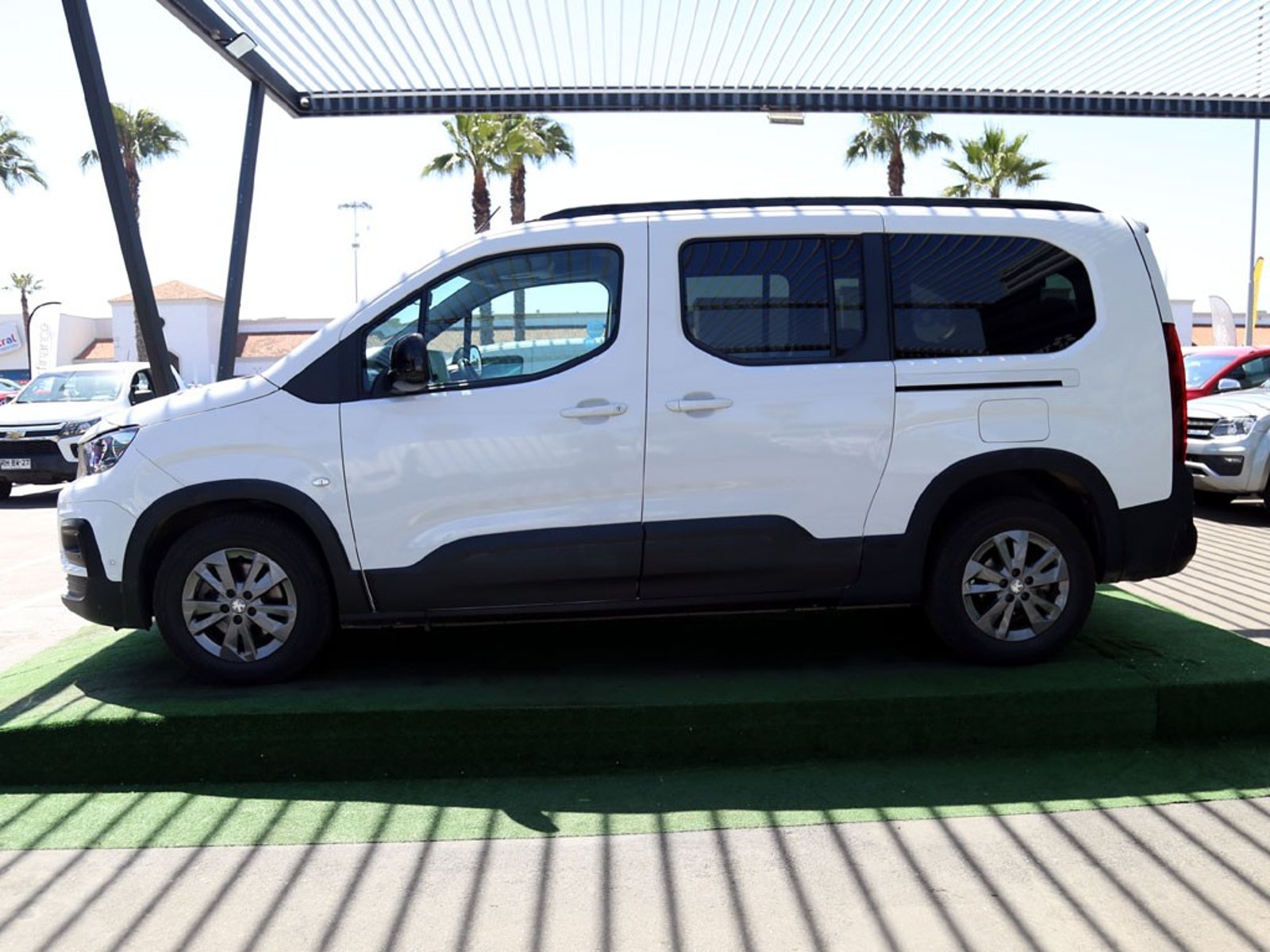 Peugeot RIFTER 1.5 ALLURE DIESEL AUITOMATICA 2024 - Foto 5 de 20