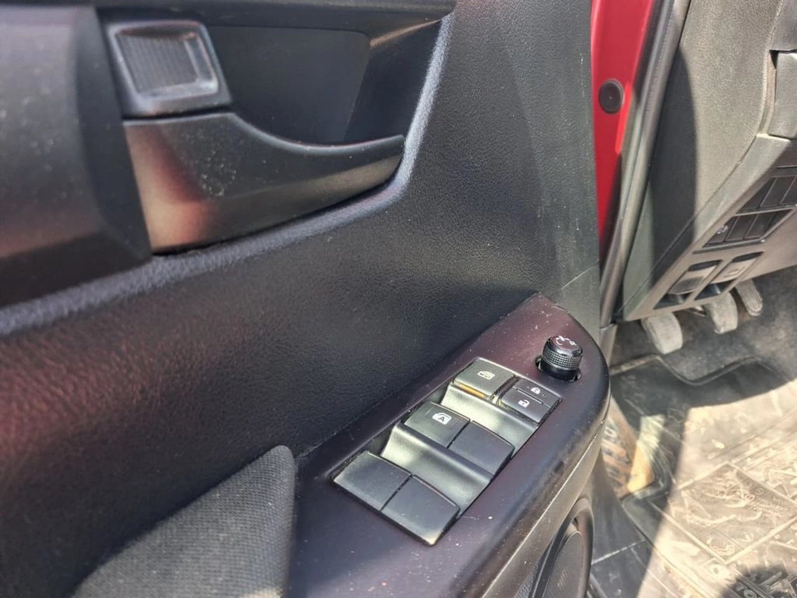 TOYOTA HILUX TSS 2.4 Diesel 4X2 T/M 2021 - Imagen 17 de 17
