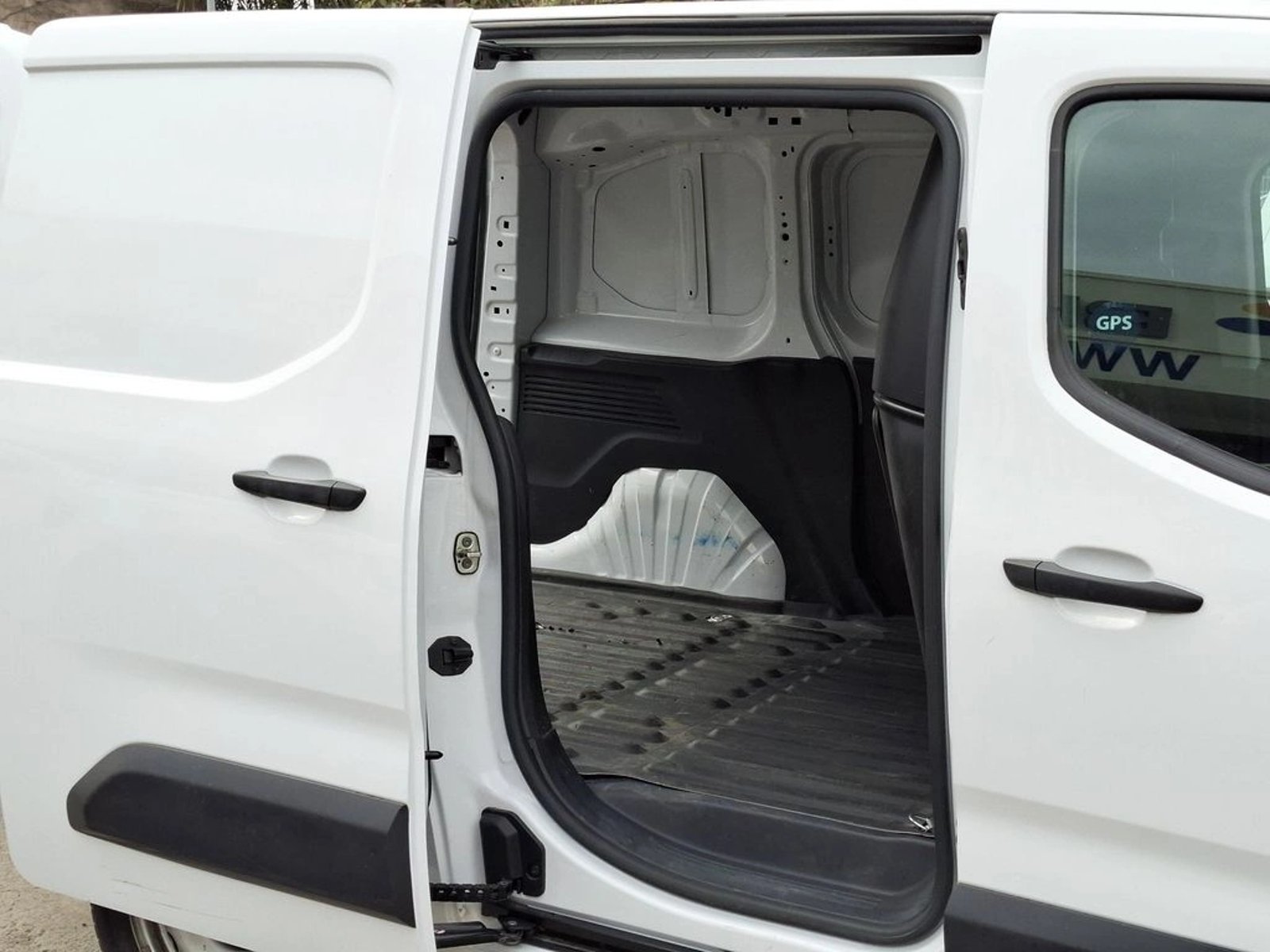 Citroën BERLINGO 1.5 2024 - Imagen 10 de 20