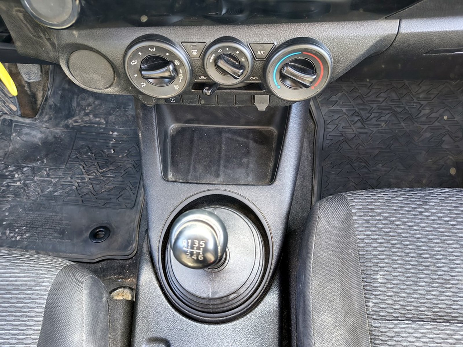TOYOTA HILUX HILUX TSS 2.4 Diesel 4X2 T/M 2021 - Imagen 15 de 17