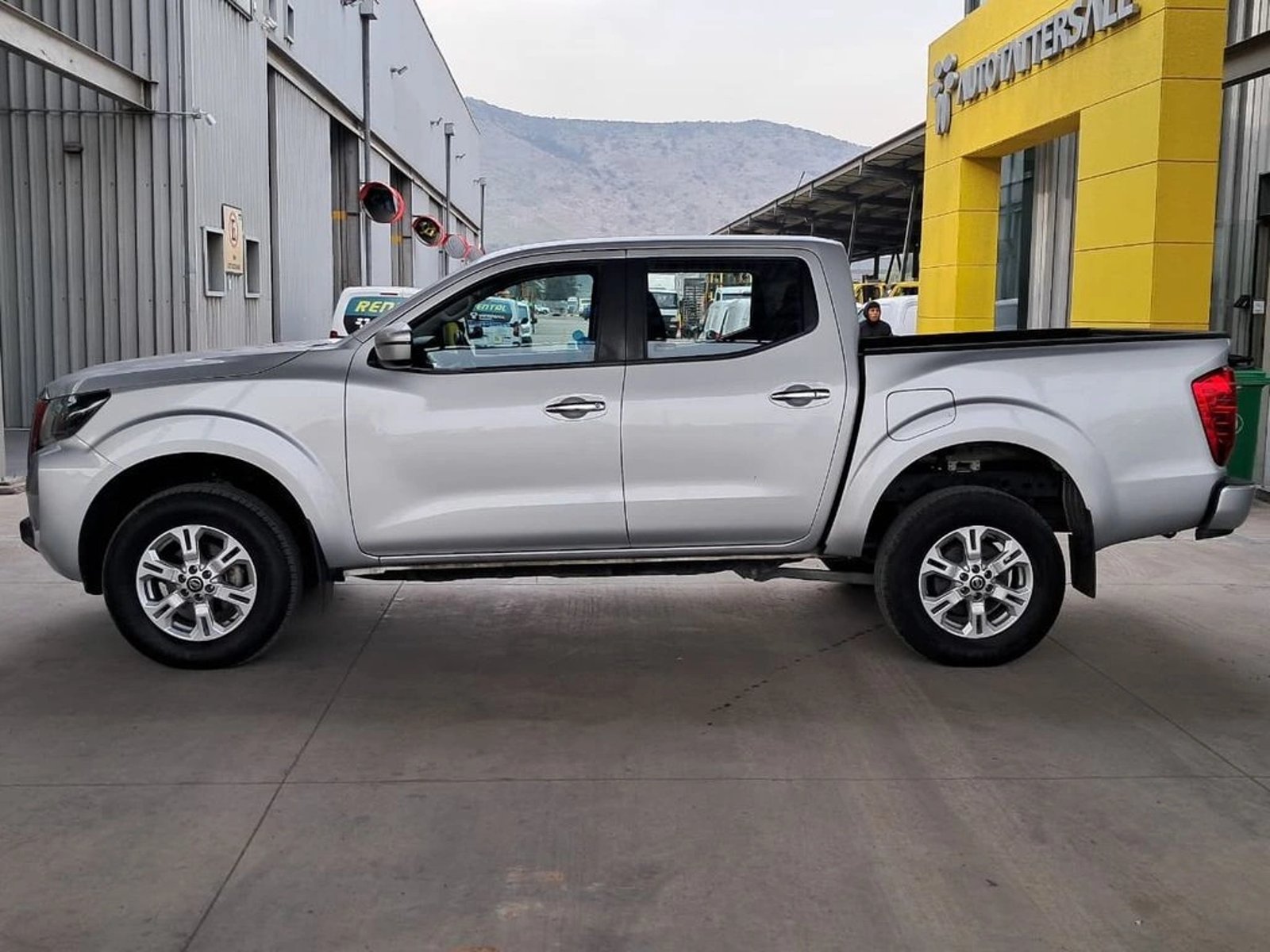 Nissan NAVARA 2.3 XE DC AT 4X4 2022 - Imagen 9 de 20