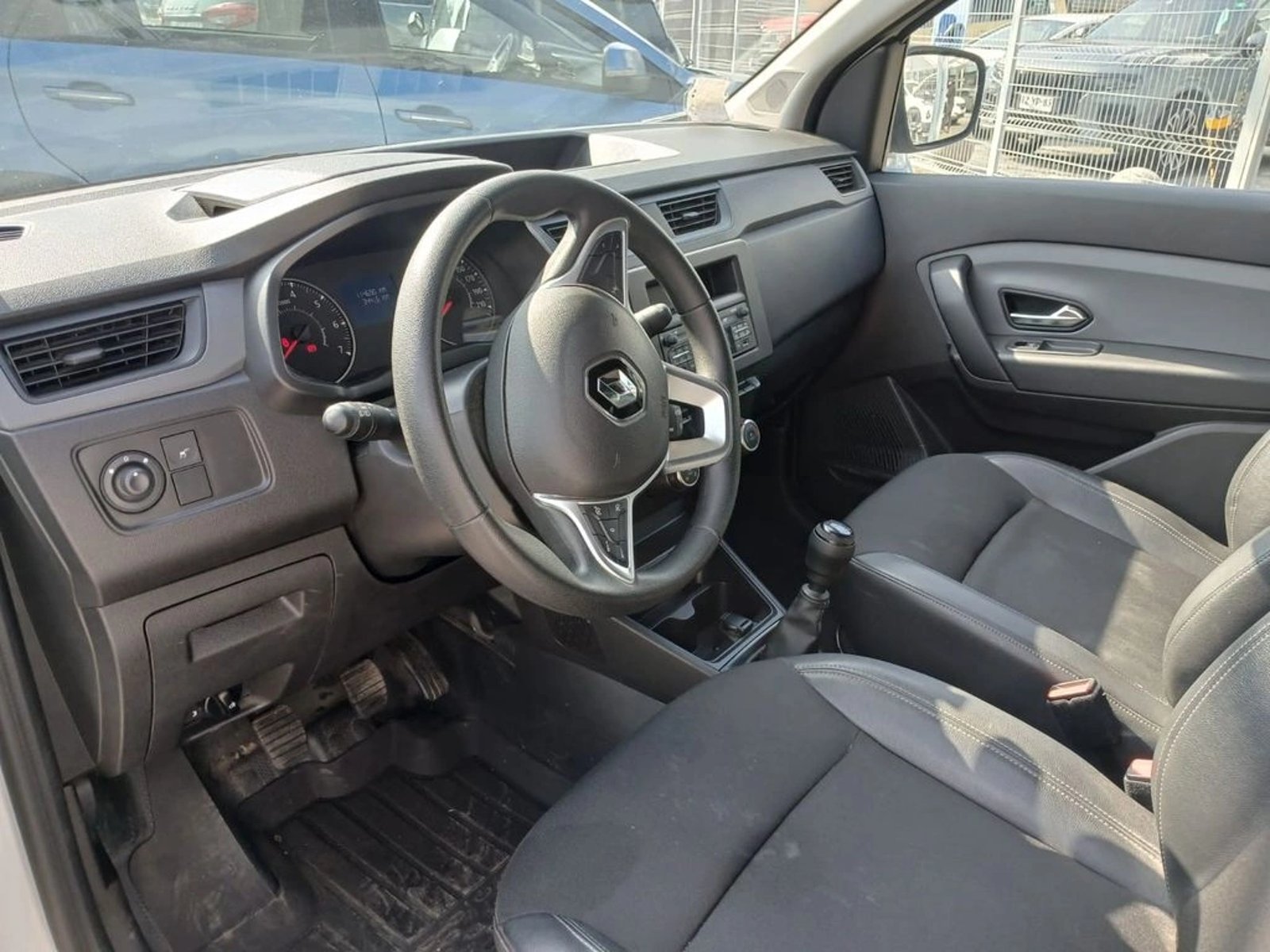 Renault EXPRESS EXPRESS 1.5 DIESEL MT 2022 - Imagen 10 de 15