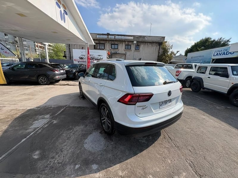 Volkswagen TIGUAN 2.0 TSI SPORT 4MOTION 4X4 180HP AT 5P. 2019 - Imagen 7 de 20
