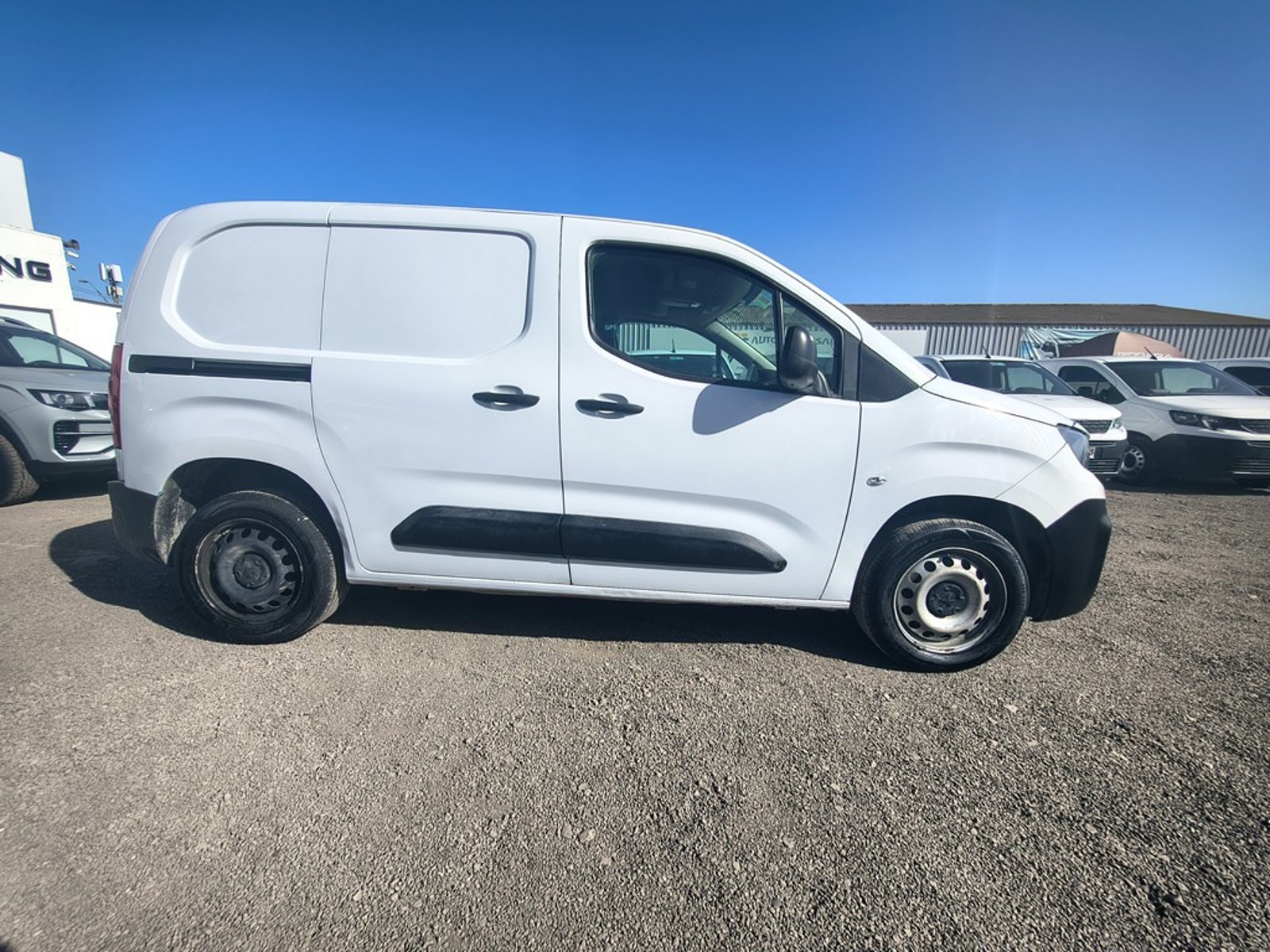 Peugeot PARTNER PARTNER L1 1.5 Diesel 4X2 T/M 2024 - Foto 4 de 15