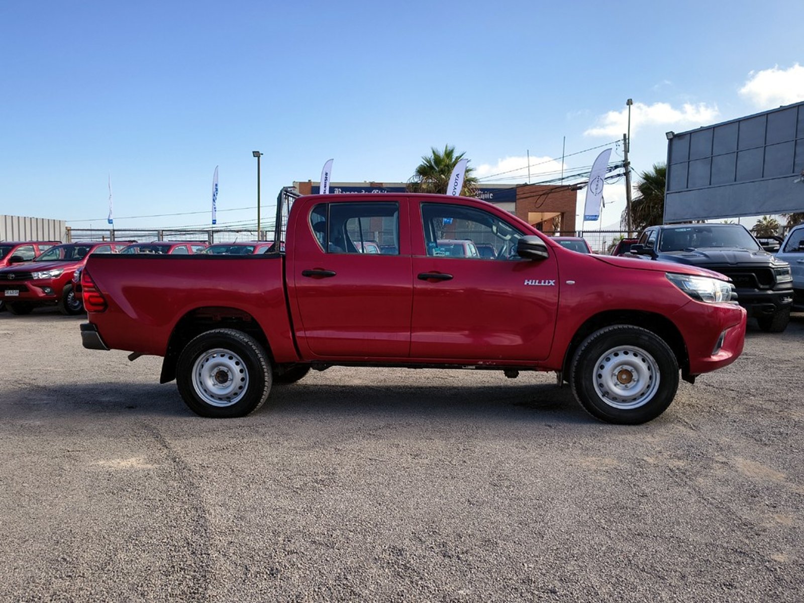 TOYOTA HILUX TSS 2.4 Diesel 4X2 T/M 2022 - Imagen 4 de 19
