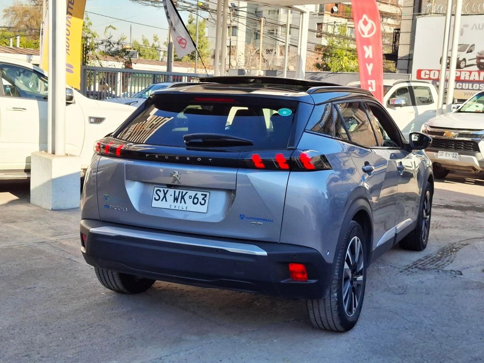 Peugeot 2008 1.2 2023 - Imagen 7 de 20