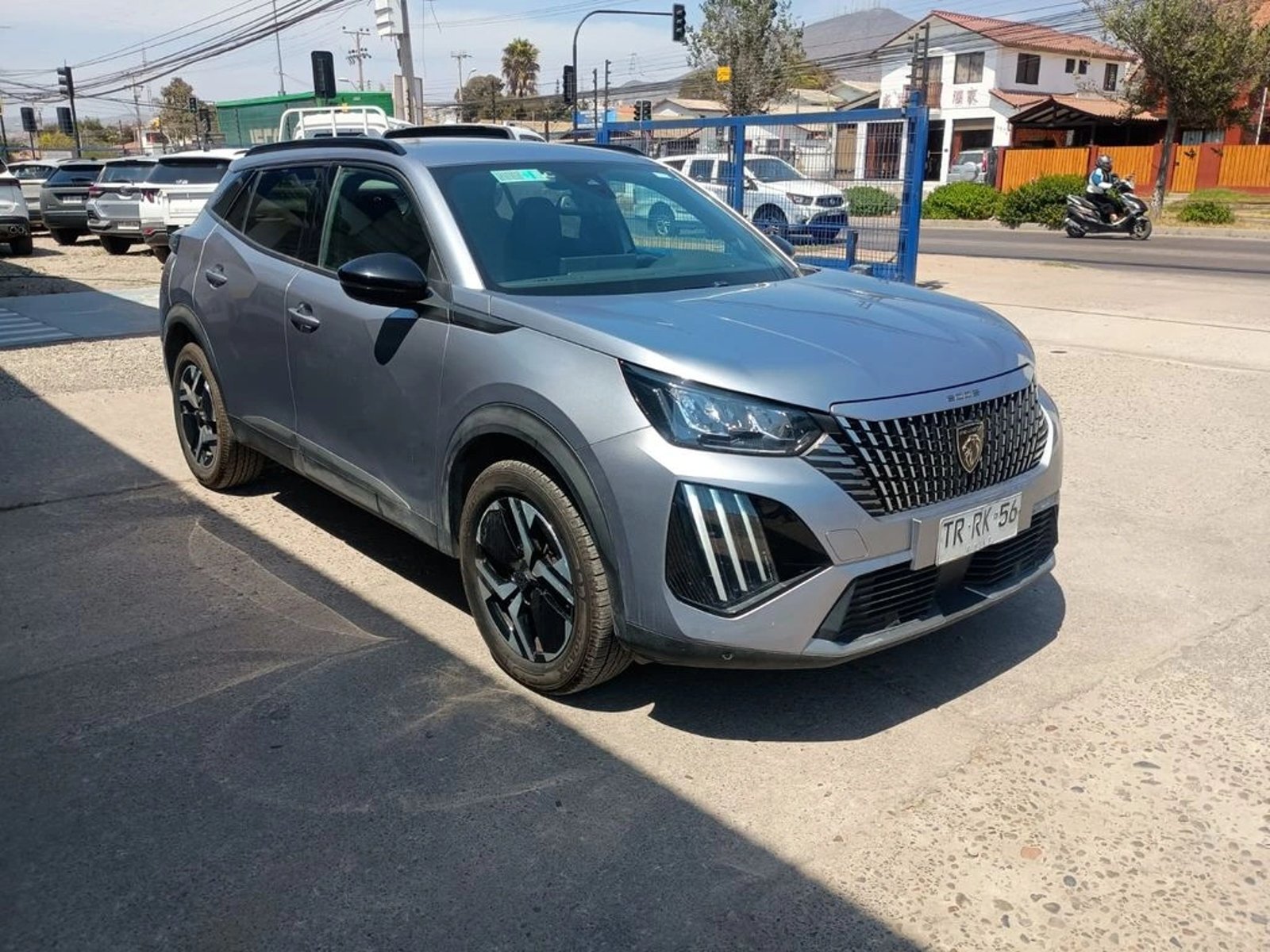 PEUGEOT 2008 ALLURE 1.5 DIESEL AT 2025 - Imagen 3 de 16