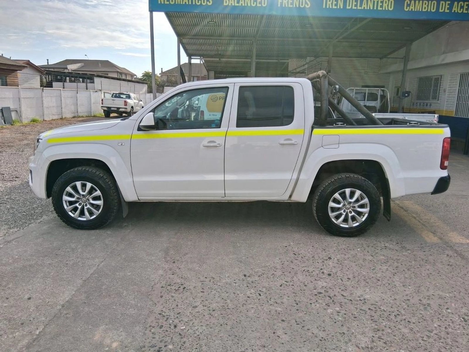 VOLKSWAGEN AMAROK 2.0 TRENDLINE MT 4X4 DIESEL 2022 - Imagen 8 de 20