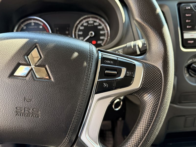 Mitsubishi L200 KATANA CR 2.4 4X2 2022 - Imagen 18 de 20