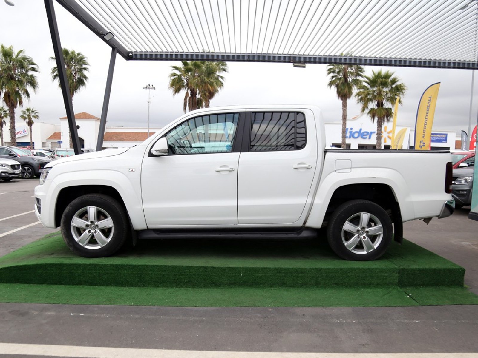 Volkswagen AMAROK HIGHLINE  2.0 AT 4X4 2023 - Foto 5 de 20