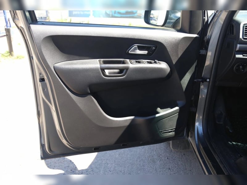 Volkswagen AMAROK 2.0 COMFORTLINE DIESEL 4MOTION 4X4 DOB. CAB. AT 4P 2023 - Imagen 11 de 20