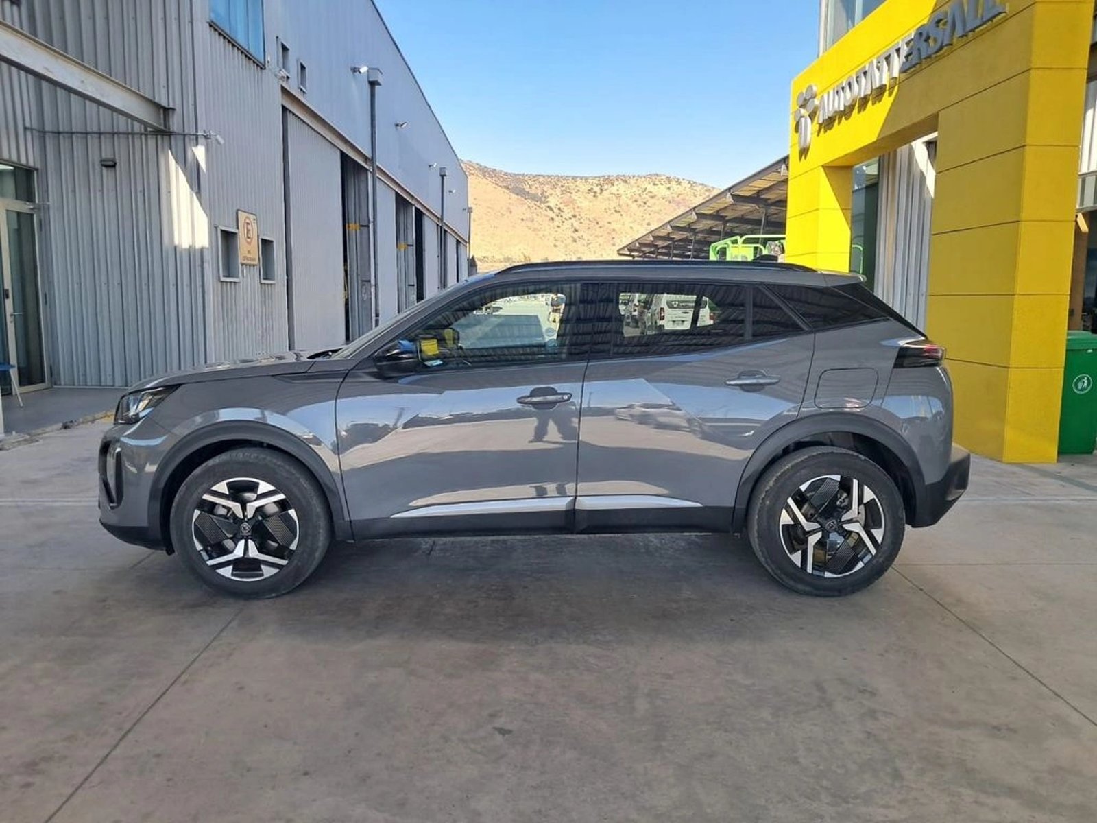 PEUGEOT 2008 ALLURE 1.5 BLUEHDI 2025 - Imagen 9 de 20