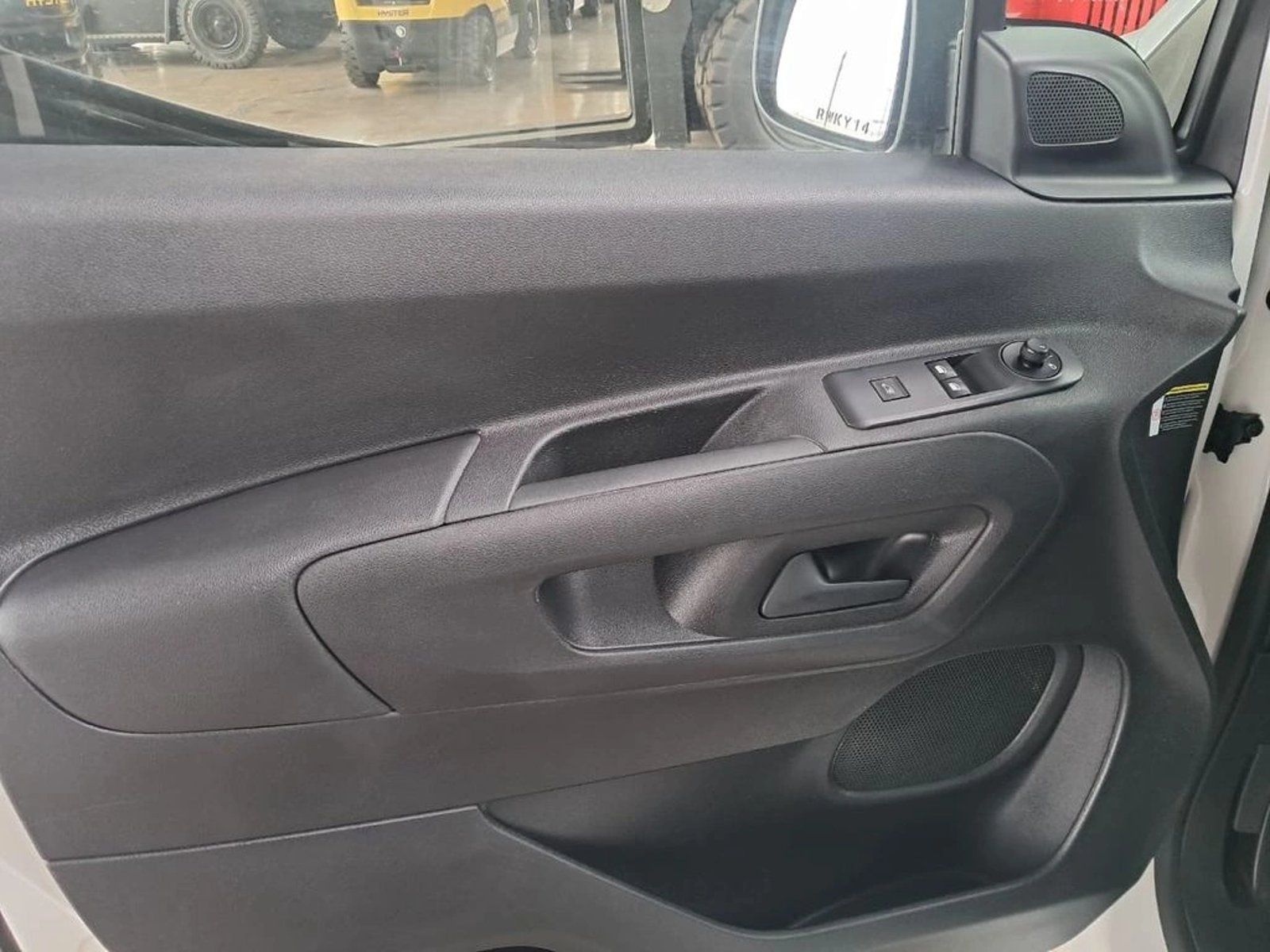 Peugeot PARTNER L1 1.6 HDI 4X2 MT 2022 - Imagen 17 de 20