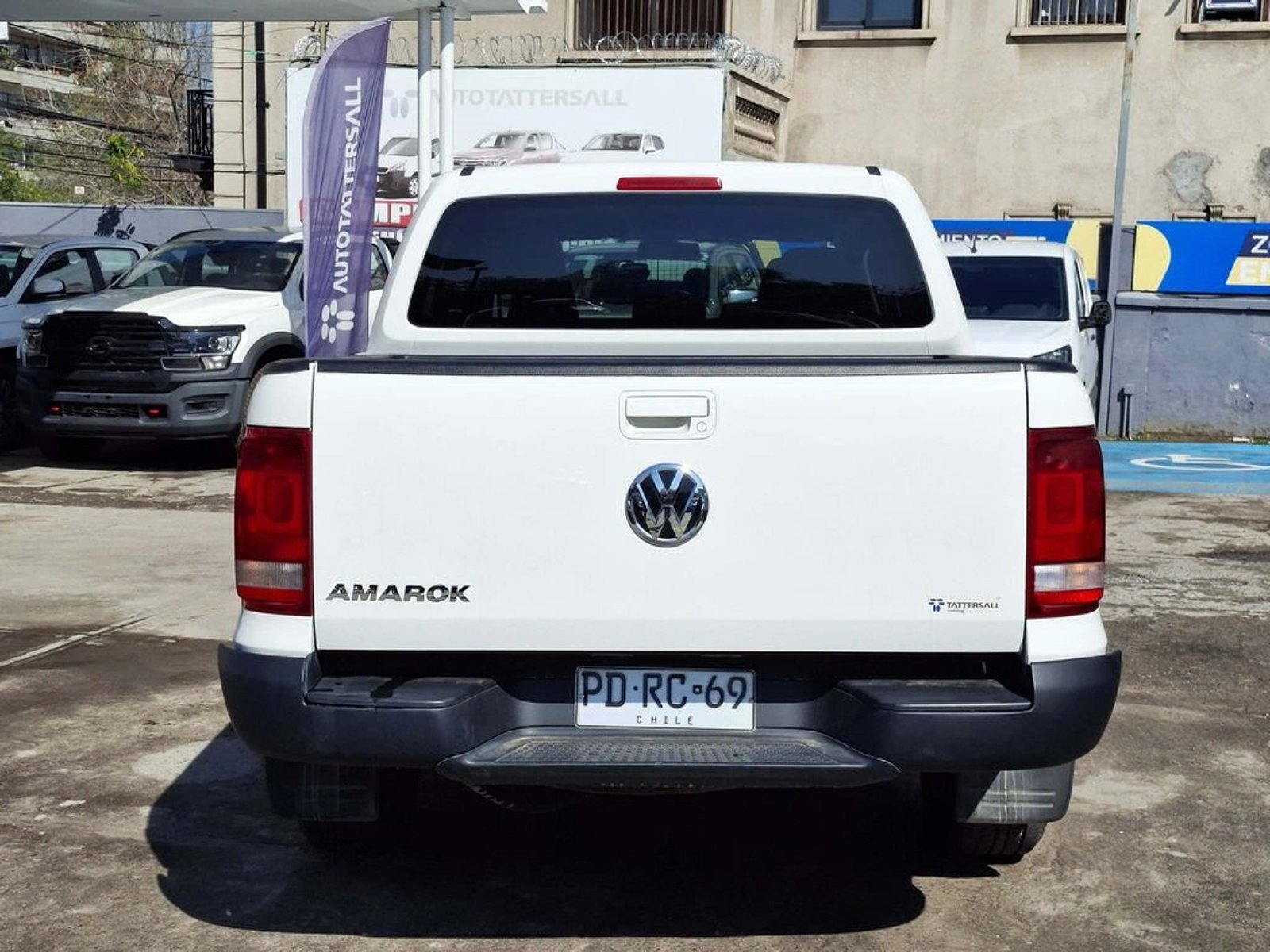 Volkswagen AMAROK TREDLINE 2.0 MT 4X2 2021 - Imagen 8 de 20
