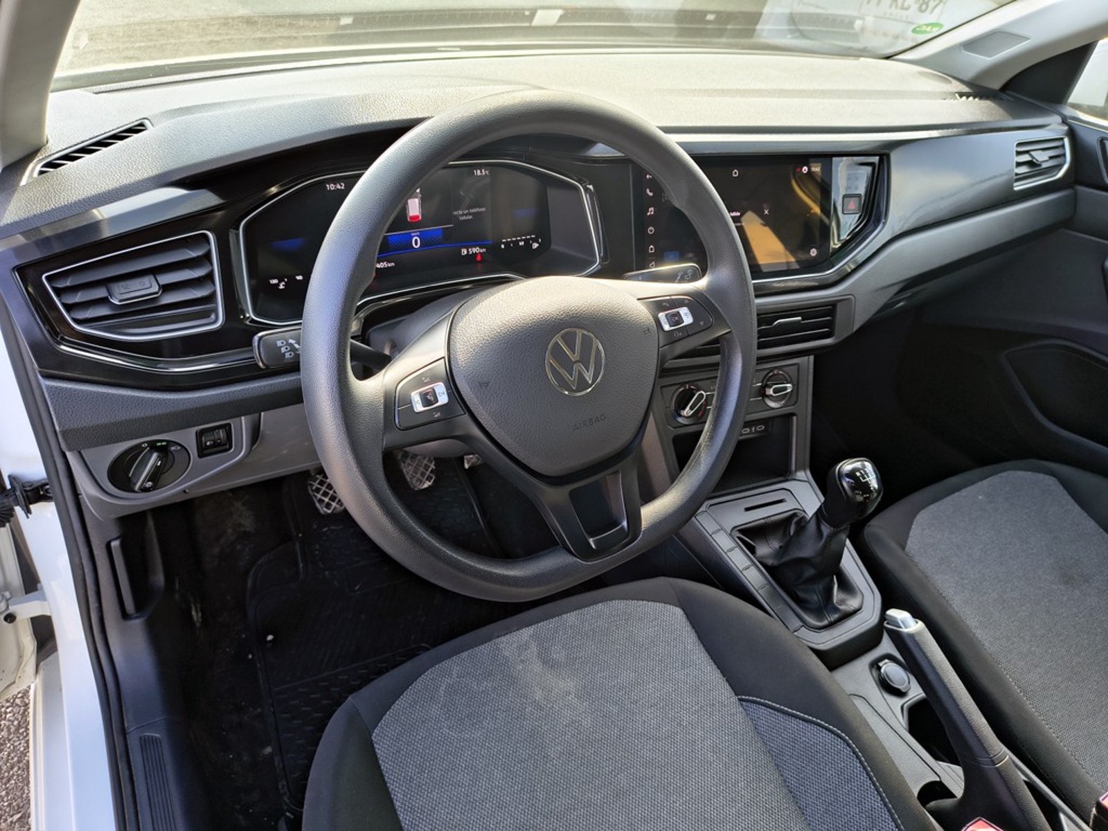 Volkswagen POLO 1.6 GASOLINA 4X2 T/M 2025 - Imagen 13 de 20